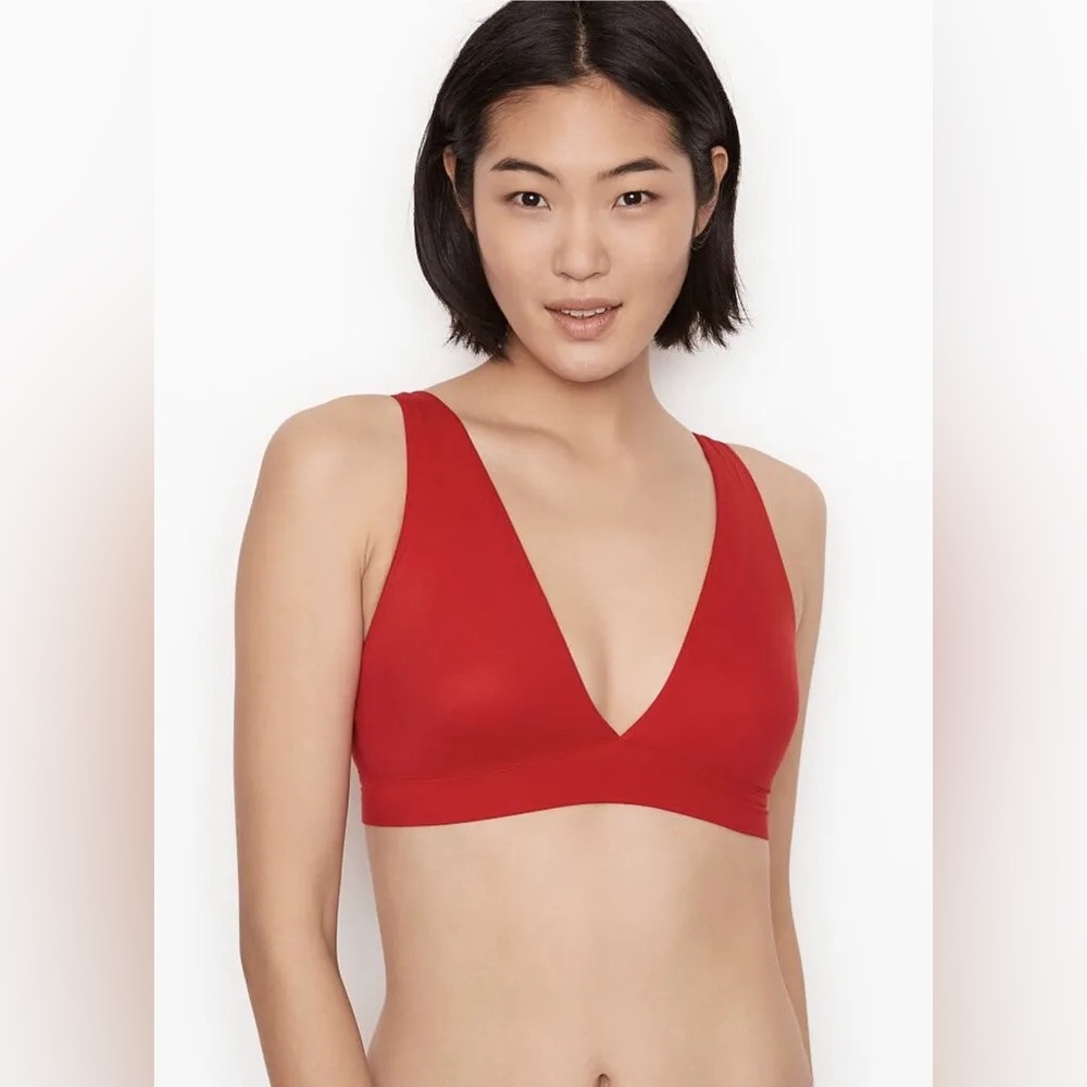 Victoria’s Secret Unlined Soft Wireless Lounge Bra - Red- Medium